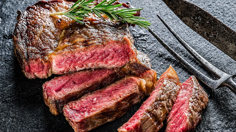 Bistecca alla griglia, il piatto del segno Gemelli secondo l'oroscopo alimentare
